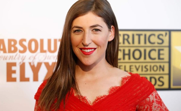 Actriz de The Big Bang Theory negó el millonario gesto de sus compañeros  