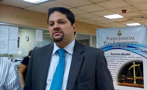 Suspenden audiencia contra implicados en caso del IHSS