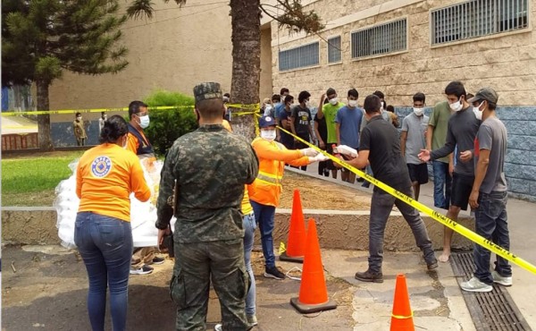 Más de 1,600 hondureños retornados se han atendido en centros de aislamiento