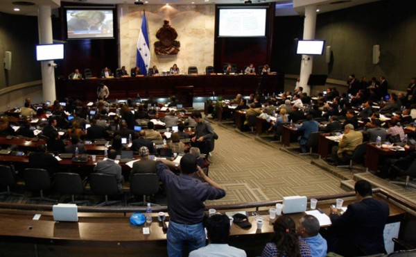 Las insólitas iniciativas de ley que han propuesto diputados hondureños