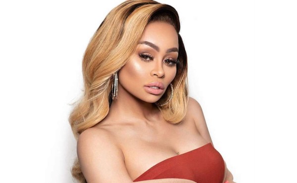 Blac Chyna promueve crema para blanquear la piel entre los afrodescendientes