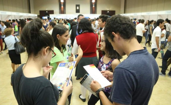 Aún están abiertas inscripciones para becas de estudio en EUA