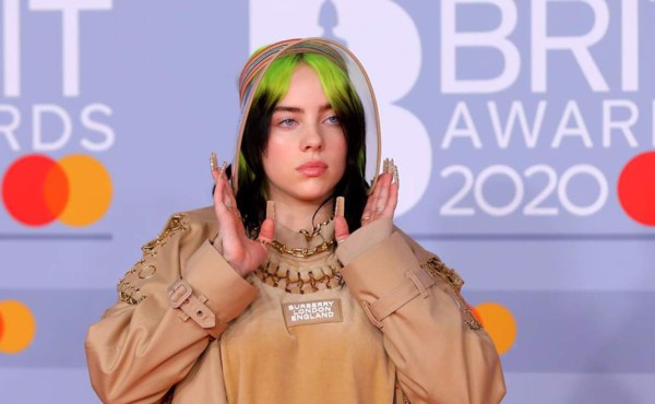 Billie Eilish logra otro récord con su canción para James Bond