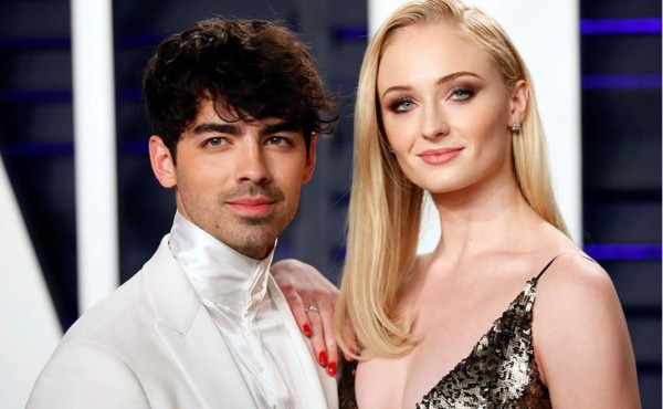 Sophie Turner revela su embarazo junto a Joe Jonas