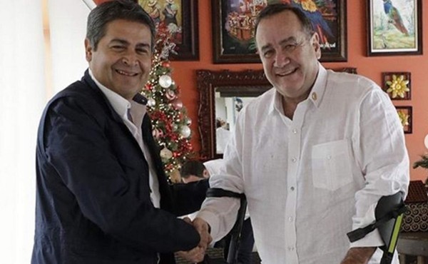 Mandatario hondureño trata con presidente electo de Guatemala retos de región  