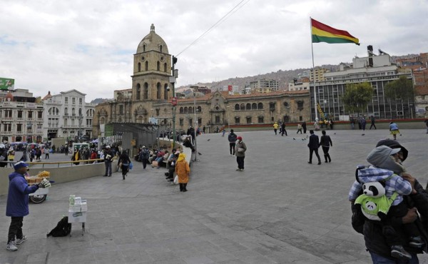 Bolivia vive campaña electoral atípica plagada de denuncias y pocas propuestas
