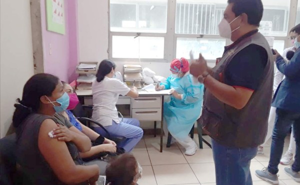 Habilitan cinco centros de salud para vacunar a embarazadas en Tegucigalpa