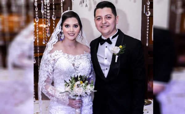 Alegría por los recién casados