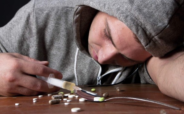 Papá soltero con hijo descarriado