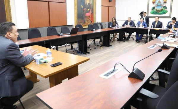 Finalizan audiencias de los 10 aspirantes a comisionado del RNP de Honduras