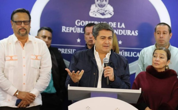 Confirman aumento salarial de L1,000 para maestros de Honduras  