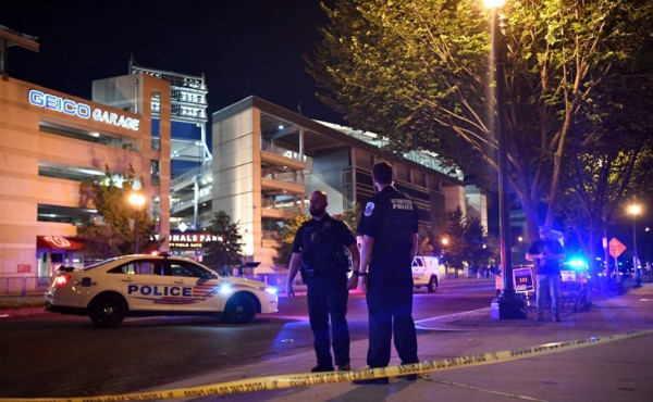 Balacera fuera del estadio de los Nacionales empaña noche de las Grandes Ligas