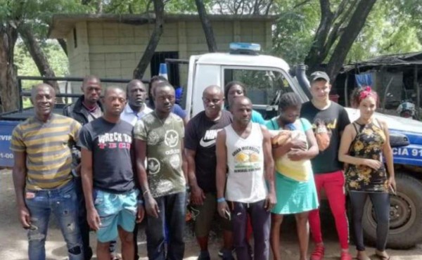 Capturan a un policía que trasladaba ilegalmente a 9 cubanos