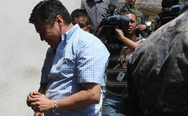 Periodista Henry Gómez es condenado a 4 años y medio de cárcel