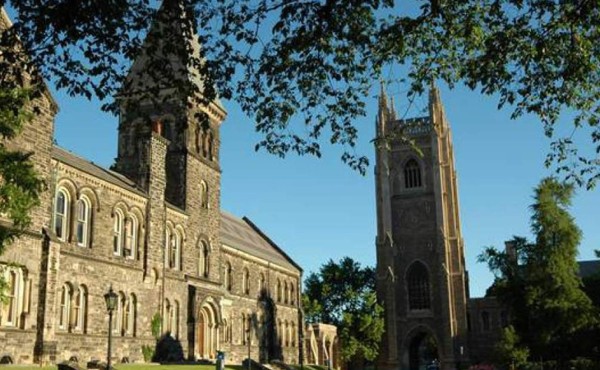 Hombre armado alarma en Universidad de Toronto