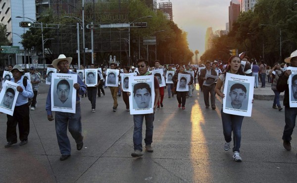 Arrestan a alcalde de Cocula por desaparición de los 43 estudiantes mexicanos