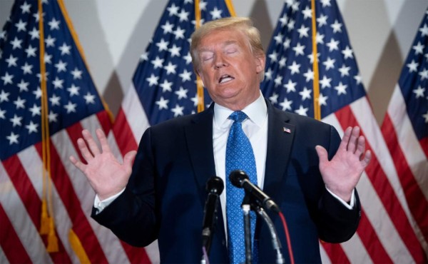 Trump trata de trolear la convención demócrata con una gira por EEUU