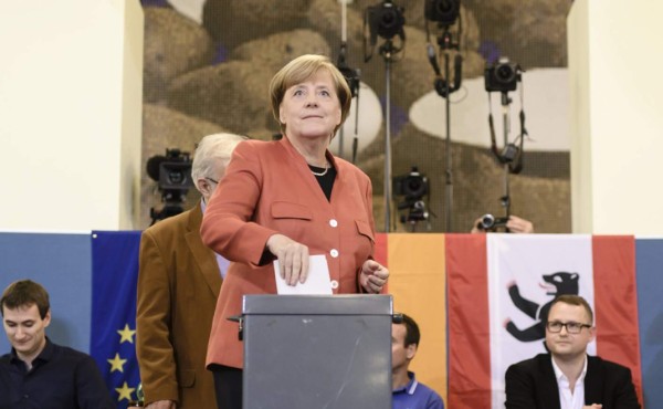 Merkel gana las elecciones en Alemania con un 33,5 %, según un sondeo