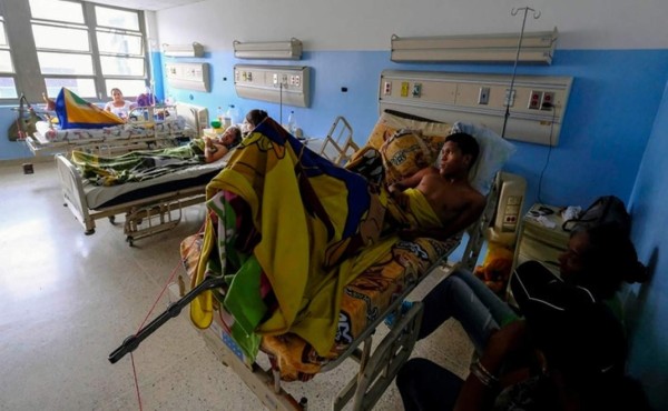 Mueren 15 pacientes por falta de diálisis ante prolongado apagón en Venezuela