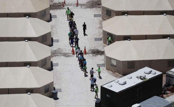 EEUU cancela clases y ayuda legal para menores indocumentados detenidos