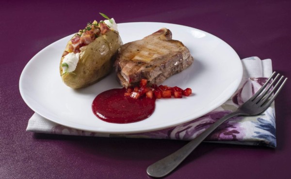 Chuleta con salsa de fresa