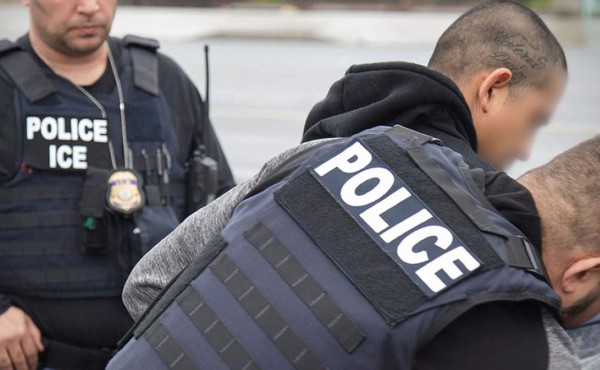 Ciudadano detenido ilegalmente por ICE gana demanda  