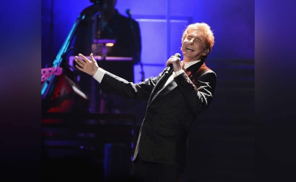 Barry Manilow habla de su homosexualidad    