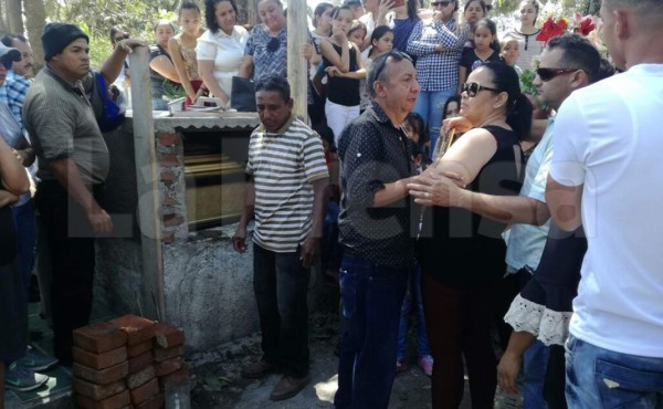 'Ella tenía muchos sueños': Padre de doctora asesinada en asalto