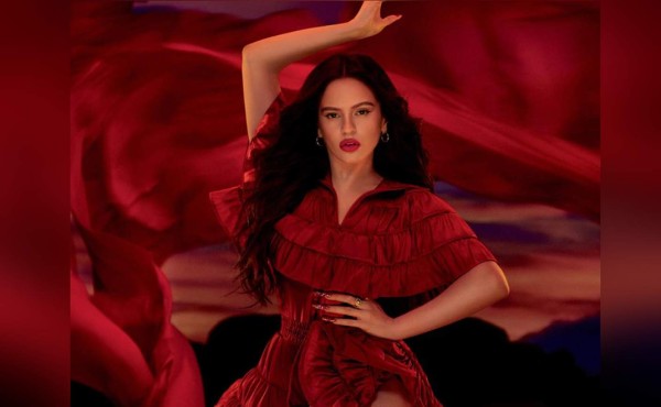 Rosalía lanza con MAC su propio labial con fines benéficos