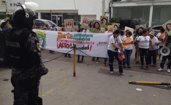 Mujeres organizadas piden justicia por muerte de Berta Cáceres