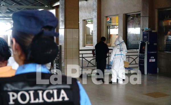 Hallan feto en los baños de la terminal de buses de San Pedro Sula