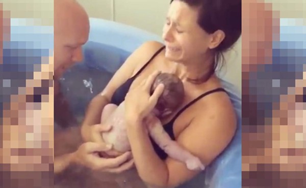 Video de mujer dando a luz se vuelve viral