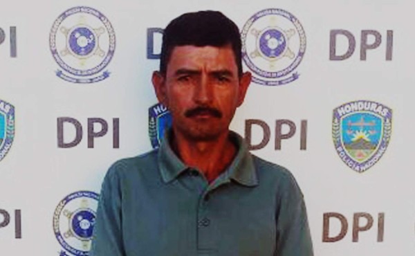 Quemó la casa de su mujer por celos y lo capturan en Lempira