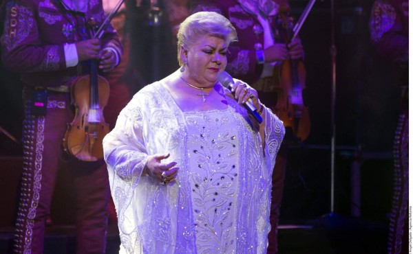 Paquita la del barrio se encuentra en terapia intensiva