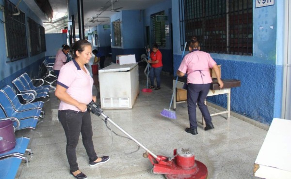 Realizan jornada de limpieza en centro de salud Miguel Paz Barahona