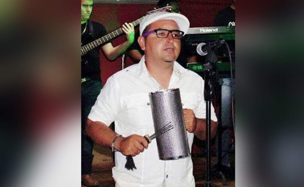 Cantante hondureño muere al accidentarse junto a su grupo en Naco, Cortés