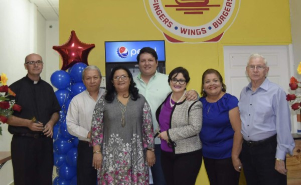 Inauguración de Papa Lovers