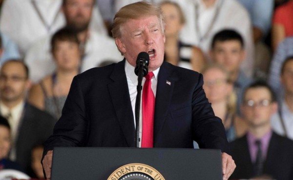 Trump defiende su poder de perdón presidencial en el marco de la trama rusa