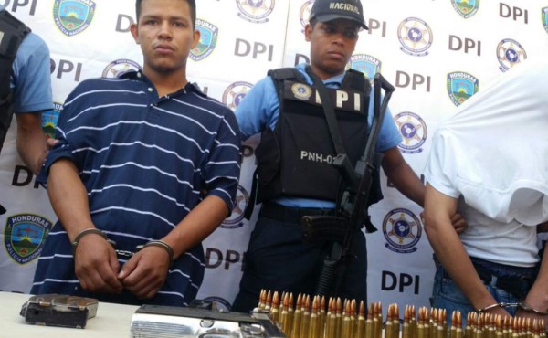 Caen supuestos pandilleros de la mara 18 con armas de grueso calibre