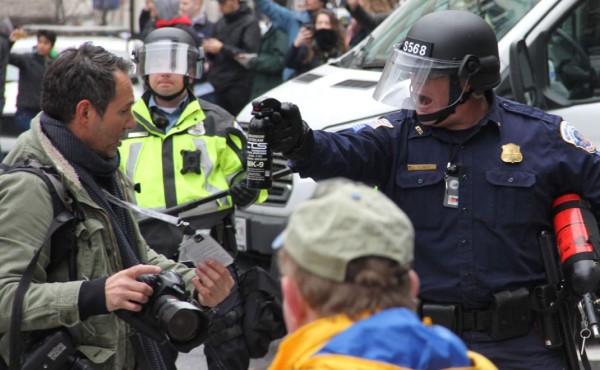 Violencia y descontento en protestas contra Trump en Washington