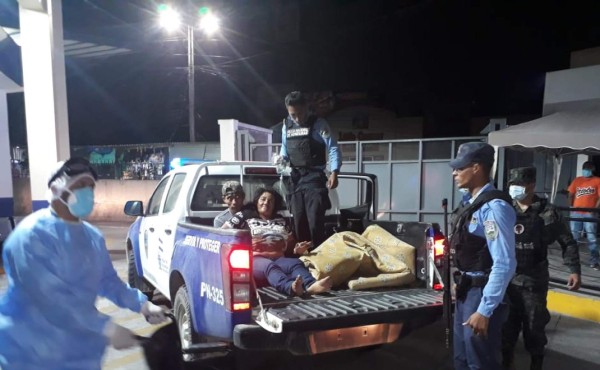 Policía detiene a sujetos por escándalo público y agresión en Orica