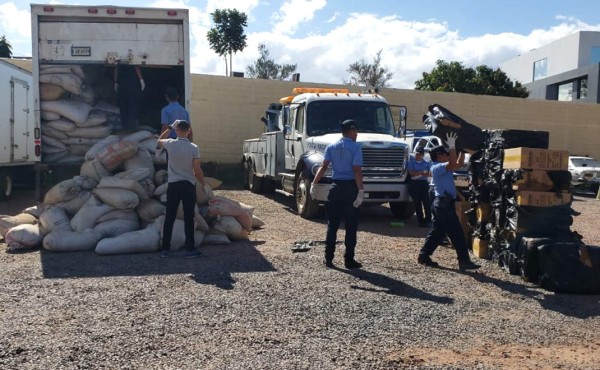 Caen sujetos que le robaron mercadería de contrabando a una banda delictiva