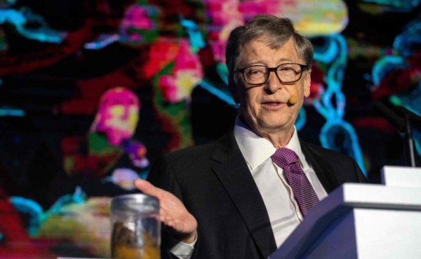 Bill Gates se ha convertido en la nueva 'bestia negra' por toda África