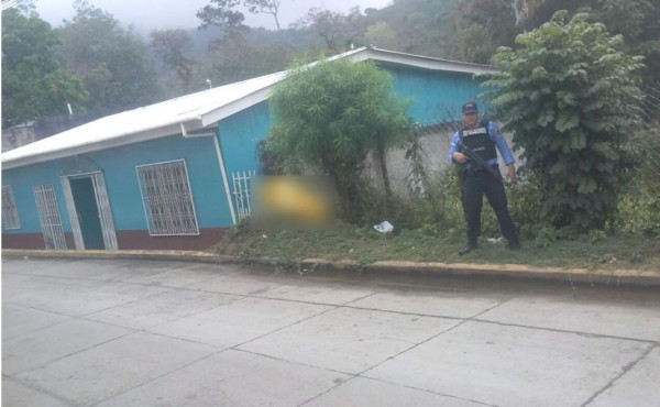 Hallan cadáver encostalado a cuatro cuadras de posta policial en Santa Bárbara