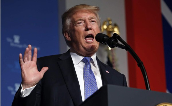 Nuevo escándalo de Trump por llamada a la viuda de un militar caído