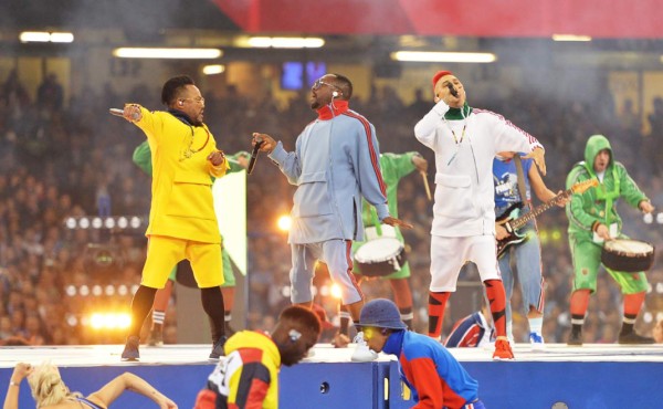 Black Eyed Peas amenizó el espectáculo sin Fergie