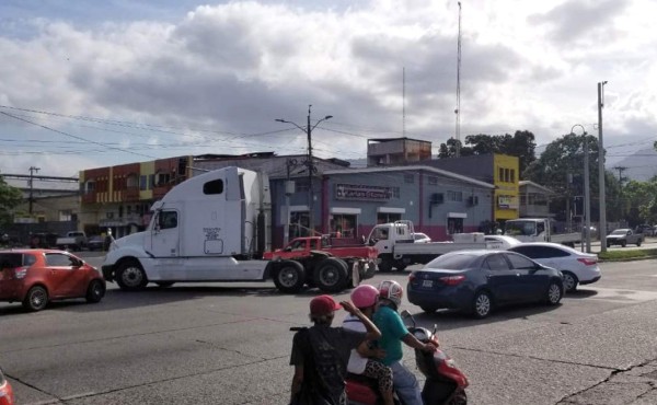 Sampedranos ya no soportan caos vial por los apagones de la EEH