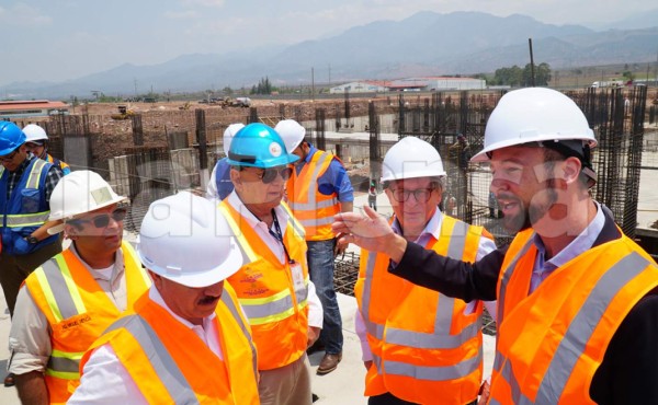 Presidente del aeropuerto de Múnich visita Palmerola