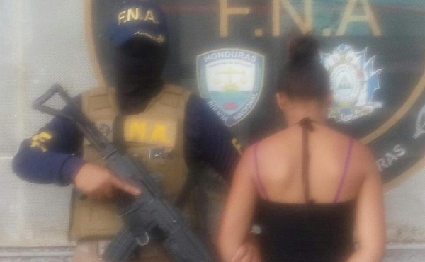 Capturan a estudiante, vinculada a la banda 'Los Chirizos'