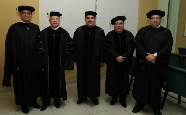 Graduación de la Universidad Tecnológica de Honduras